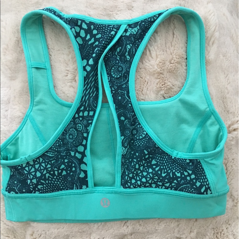 Teal lululemon sports bra